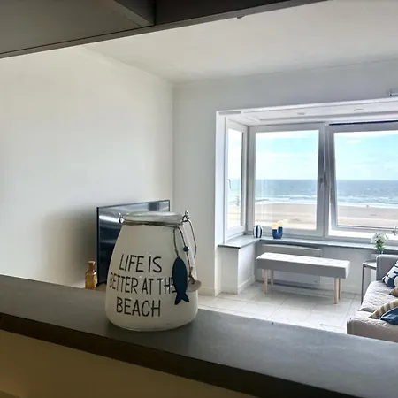 公寓 Stijlvol 'claire' Met Frontaal Zeezicht *