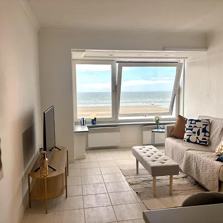 Stijlvol 'claire' Met Frontaal Zeezicht